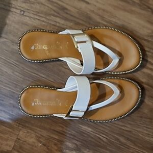 TOSCANELLA DaintyHandmade In Italy Dainty Ring Toe White Sandals NIB Sz 10